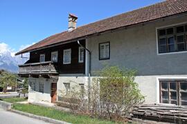 Erlacherhaus an der Hauptstraße
