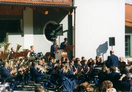 Musikkapelle beim Erntedank 1997 mit Bauernmarkt