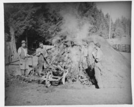 Holzkohlenerzeugung