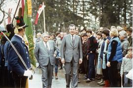 Besuch von Außenminister Mock Alois mit Landeshauptmann Wallnöfer Eduard in Judenstein