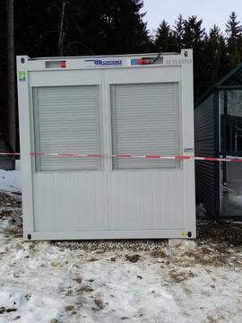 Personal-Container beim Buswendeplatz