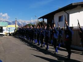 Speckbacher Schützenkompanie beim Erntedank Fest