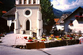Gestaltung Friedhofmauer 2003
