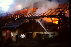 Brand zusammengebaute Stadel im Ried Roppen 1977