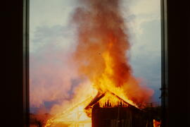 Brand zusammengebaute Stadel im Ried Roppen 1977