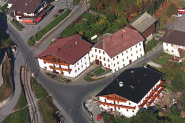 A 7 148 14-0075-Dorfeinfahrt-Schwab-Larcher-Jenewein
