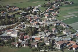 Flugaufnahme Dorf Telfes Dorfeingang