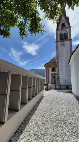 Urnenfriedhof neu