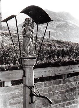 Dorfbrunnen - Christopherusfigur