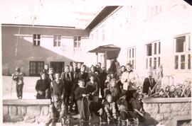 Schulhaus in Lanersbach zu - und umgebaut - 1951