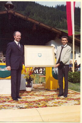 Wappen Verleihung an die Gemeinde Tux am 26. September 1976
