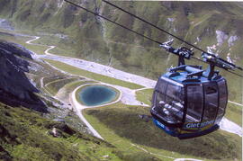 Gletscherbus 2 mit Speicherteich für 22.000 m&sup3; Wasser
