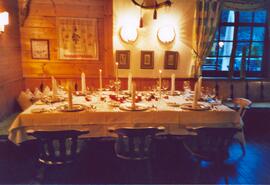 Der festlich gedeckte Tisch im Lanersbacher Hof.