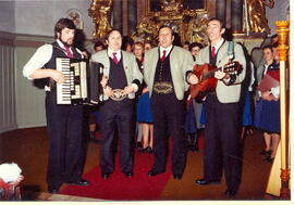 Klöpflsingen in der Pfarrkirche Tux am 17. 12. 1977