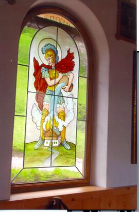 Schöne Glasfenster in der Kapelle; Hl. Florian