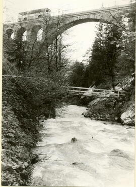 Die alte Rosengartenbrücke, erbaut 1912/13 in Finkenberg/Innerberg