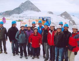 Ausflug der Gemeindebediensteten in die Eishöhle am Hintertuxer Gletscher