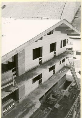 Neubau der Volksschule Tux; Sommer 1982