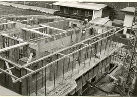 Neubau der Volksschule Tux; Sommer 1982