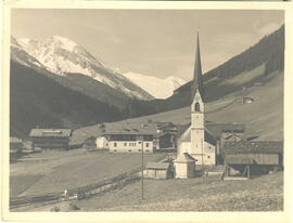 Lanersbach um 1930, links neben der Kirche das vom