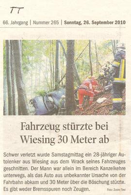 Fahrzeug stürzte bei Wiesing 30 Meter ab