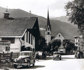 Mayrhofen  Sternplkatz Ortseingang mit Pfarrkirche