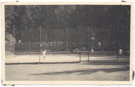 Der Tennisplatz in den Vierzigerjahren