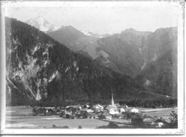 Mayrhofen mit Ahornspitze um 1900