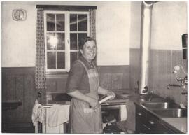 Liesl Duregger in der Küche beim Noggler