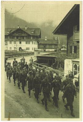 NS- Zeit Umzug 1941         Bild a. Rückseite Beschrieben