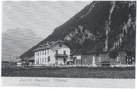 Bahnhof mit Denkmal um 1910