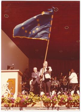 Verleihung der Europafahne 1973