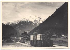 Zillertalbahn Bretterverladung am Bahnhof Mayrhofen