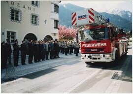 Feuerwehrautos bei der Parade am 1. Mai 2000