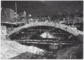 Hollenzbrücke neu bau dahinter Behelfsbrücke1932