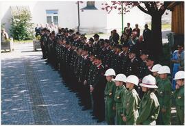 Feuerwehr Antreten zur Feldmesse 1. Mai 2001
