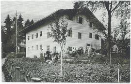 370, Doktorhaus und Familie Raitmayr um 1903
