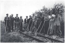 Gleisarbeiter bei der Zillertalbahn