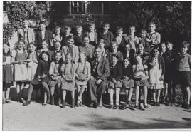 Klassenfoto Oberlehrer Malaun mit der Oberstufenklasse 1945