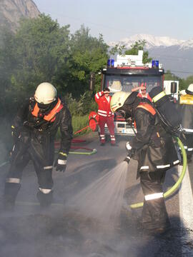 Brand eines mit Stroh beladenen PKW Anhänger, A12, KM 91,8