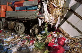 LKW Unfall A12, KM 96, auf LKW aufgefahren, Aufräumarbeiten