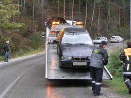 PKW Unfall, B171, KM 87,6, PKW geschleudert, am Dach liegen geblieben, 2 Verletzte