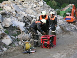 Bergeübung bei Firma Plattner/2004 06 21 Bergeü