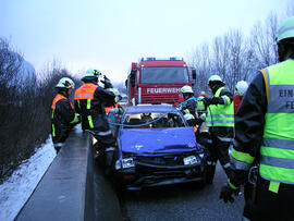 PKW Unfall A12, KM 92,5, Zusammensto0 von 3 Autos, im Staubereich dann ein weiterer Auffahrunfall