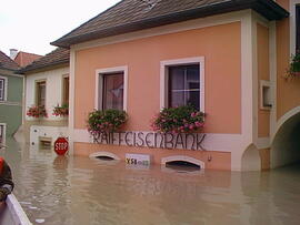 Hochwasser in Niederösterreich, Raum Amstetten, Hilfeleistung bei Aufräumung