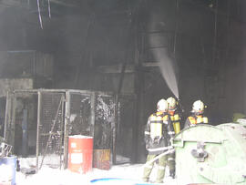 Brand der Schretteranlage bei der Firma Freudenthaler, Hilfeleistung für FF Inzing