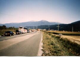 Ölspur auf A12, KM 85, Motorschaden bei LKW, 350 Meter Ölspur, Öl binden