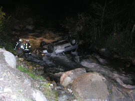 PKW Unfall L13, KM 5, Auto in Melach gestürzt, Bergung