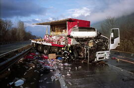 LKW Unfall A12, KM 96, auf LKW aufgefahren, Aufräumarbeiten