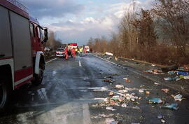 LKW Unfall A12, KM 96, auf LKW aufgefahren, Aufräumarbeiten
